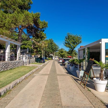 Rocky Beach Rooms Нови-Винодолски Экстерьер фото