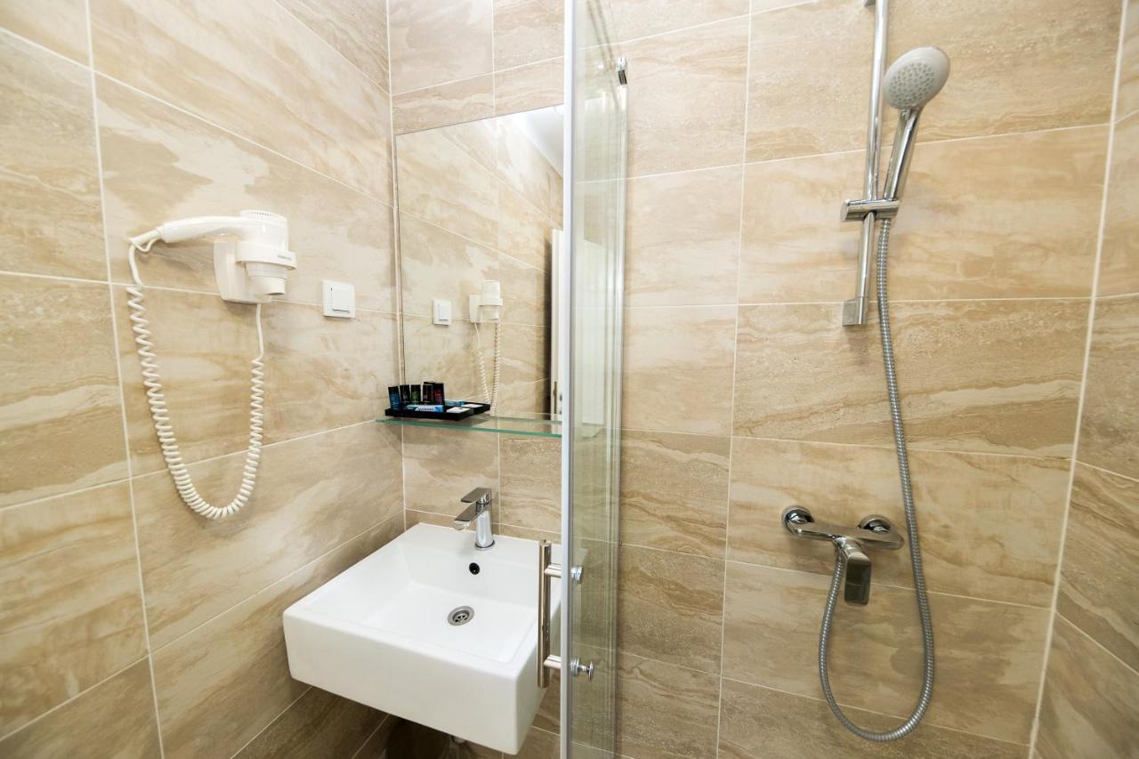 Rocky Beach Rooms Нови-Винодолски Экстерьер фото