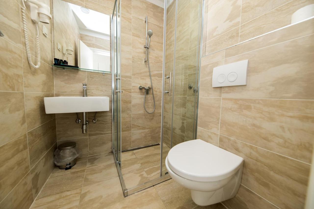 Rocky Beach Rooms Нови-Винодолски Экстерьер фото