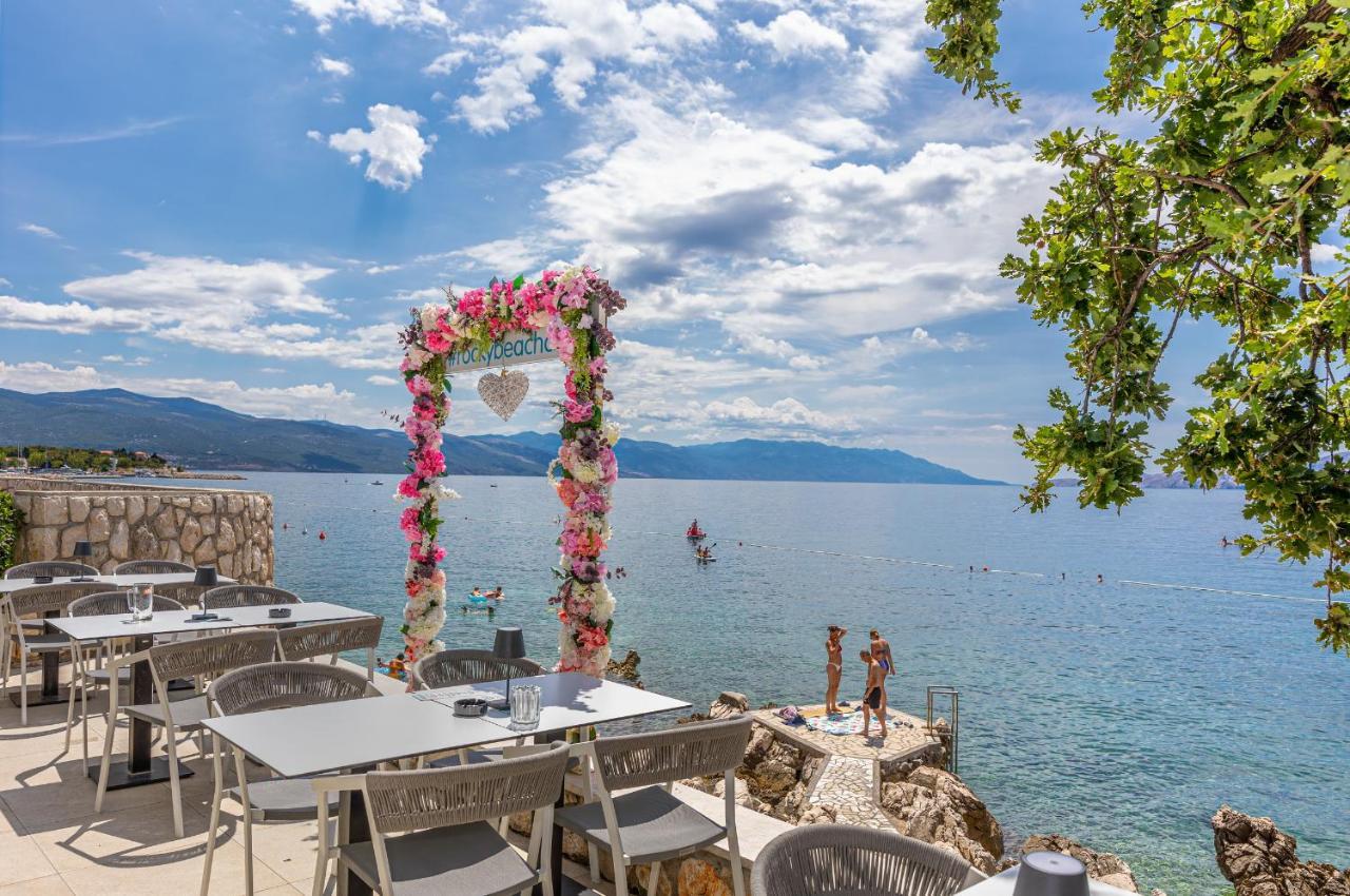 Rocky Beach Rooms Нови-Винодолски Экстерьер фото