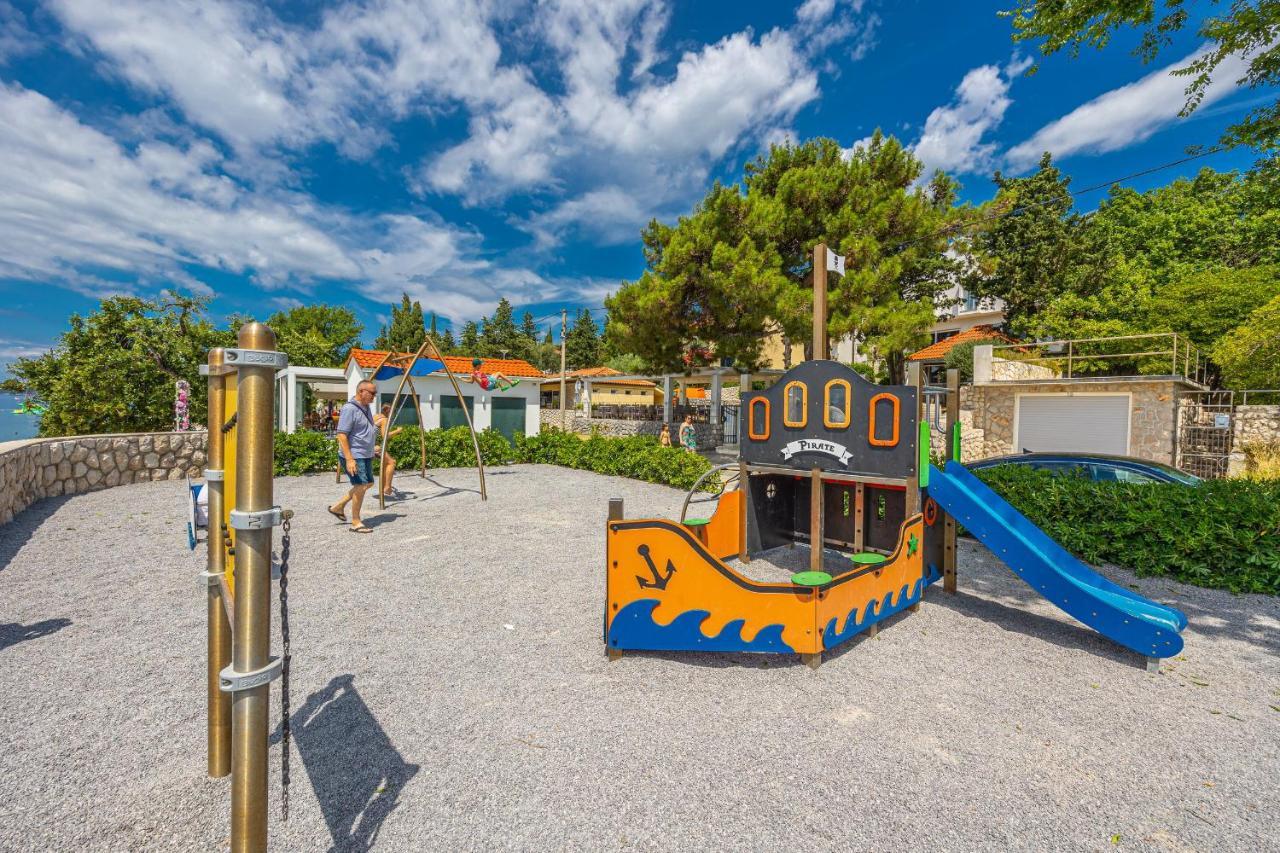 Rocky Beach Rooms Нови-Винодолски Экстерьер фото
