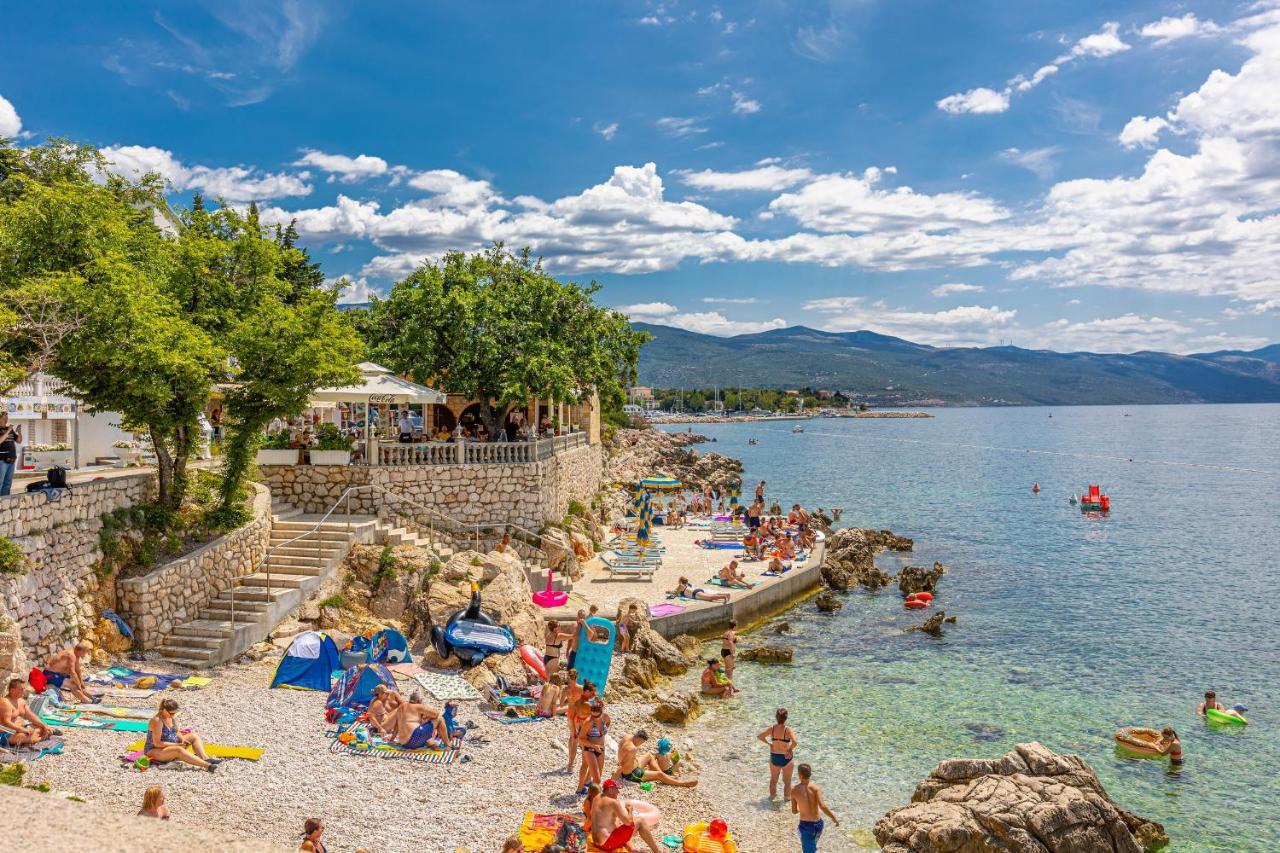Rocky Beach Rooms Нови-Винодолски Экстерьер фото