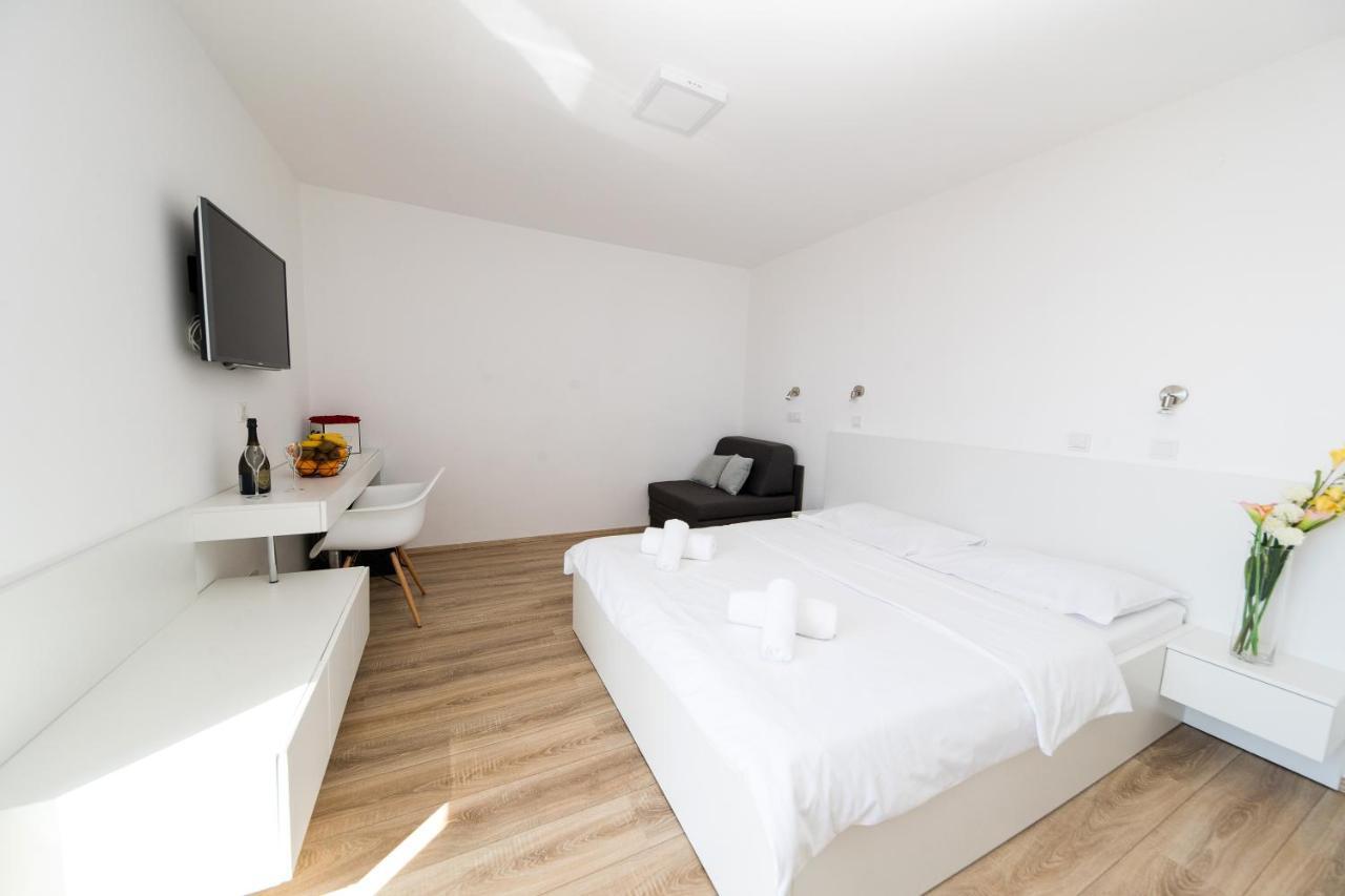 Rocky Beach Rooms Нови-Винодолски Экстерьер фото
